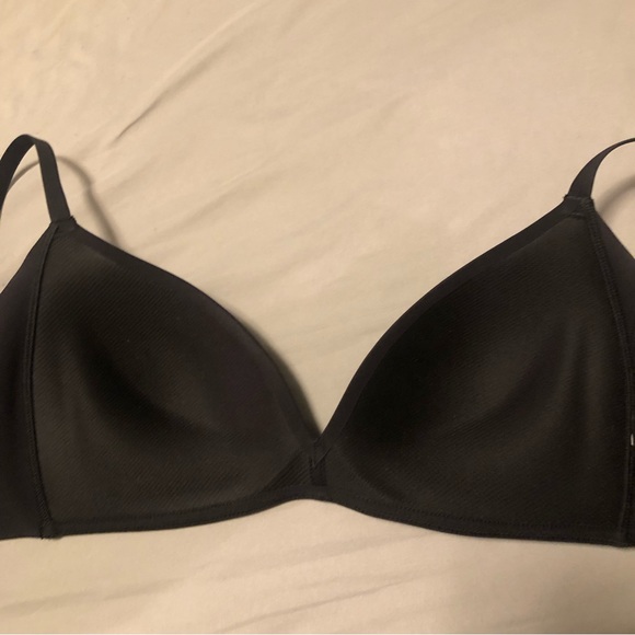 Lululemon Bra in Perfect Condition - Picture 4 of 4
